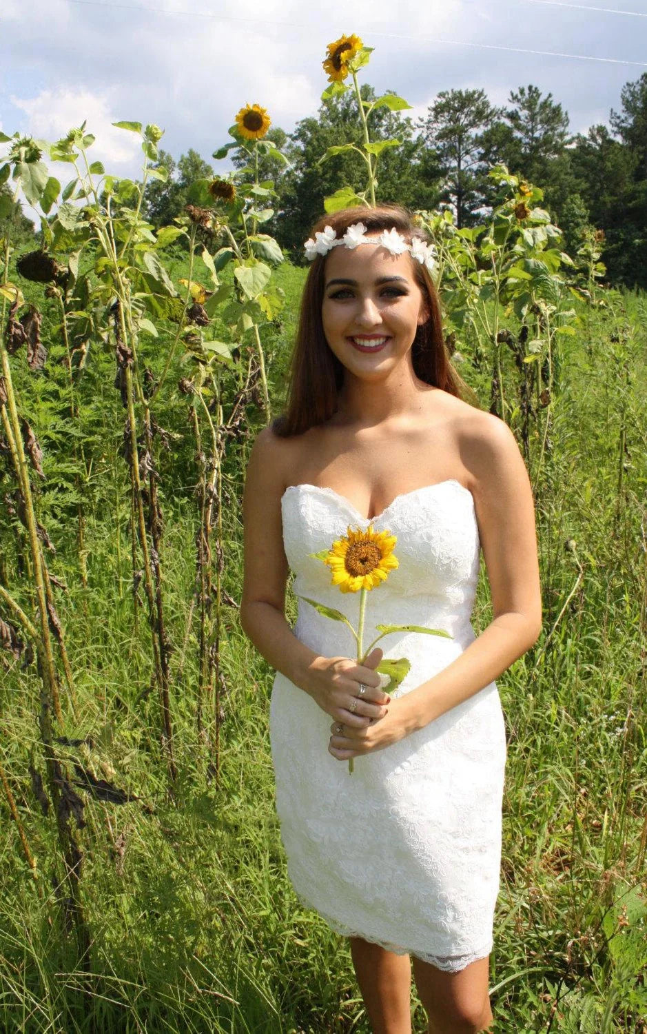 Short Strapped Sweetheart Lace Wedding Dress